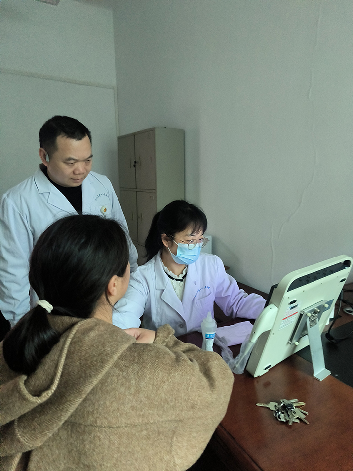 九江三中开展“医心护教，健康同行”活动 关爱教师健康