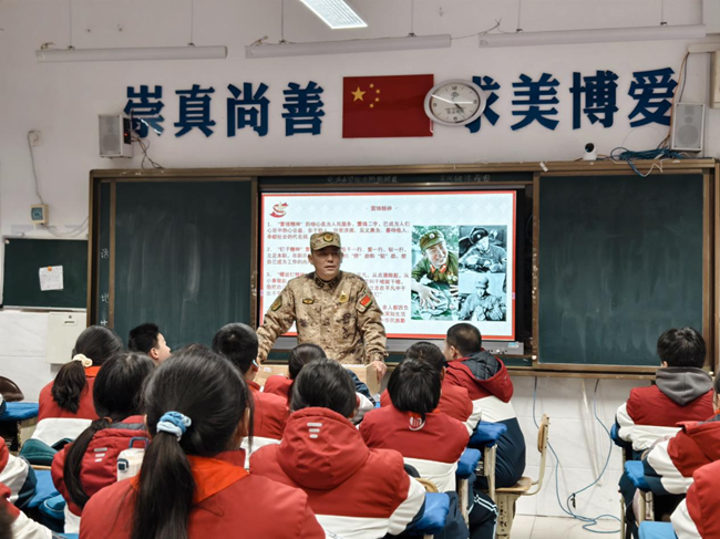 雷锋精神进课堂，时代薪火启新航——九江市第三中学举行雷锋精神宣讲活动